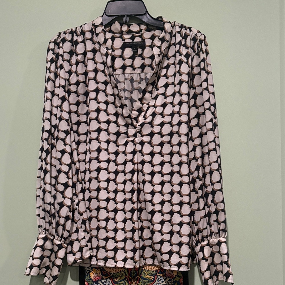 Banana Republic Black and Cream Patterned Blouse